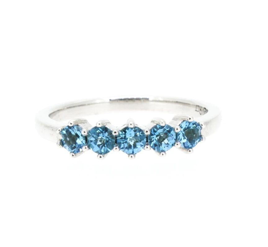 9ct White Gold Blue Topaz Ring (0.56ct)