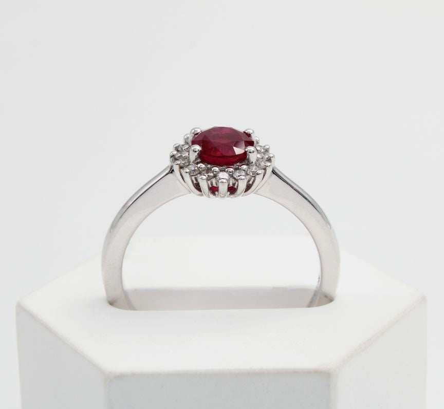 18ct White Gold Ruby and Diamond Cluster Ring (0.91ct)