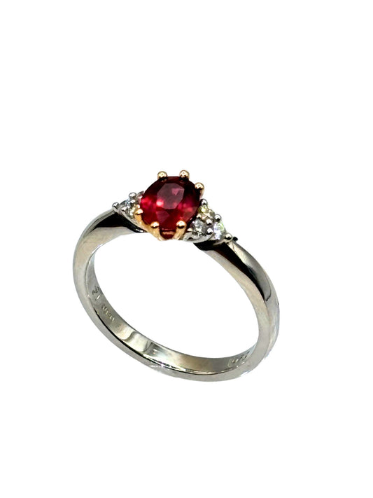 Ruby Solitaire Ring with Diamond Cluster Side Stones in 18kt White Gold I Ruby 1.01ct I Diamonds 0.12ct