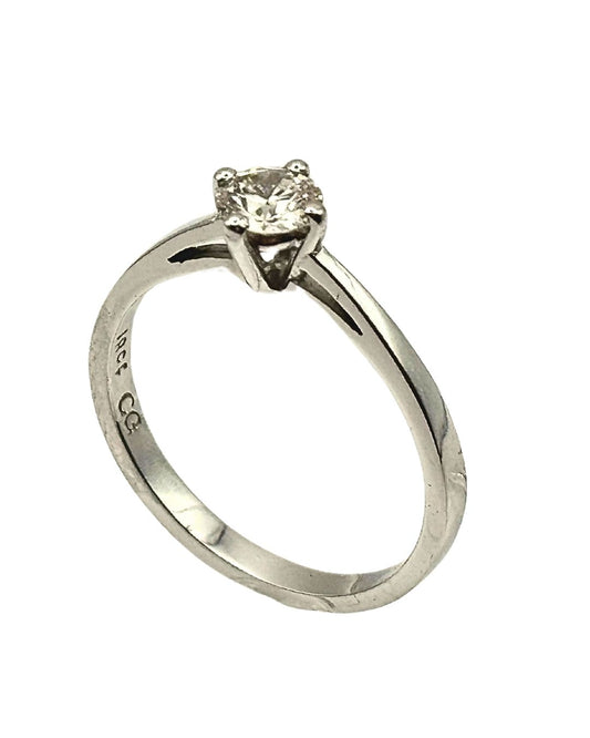 Diamond Solitaire Ring in 18k White Gold I 0.37ct