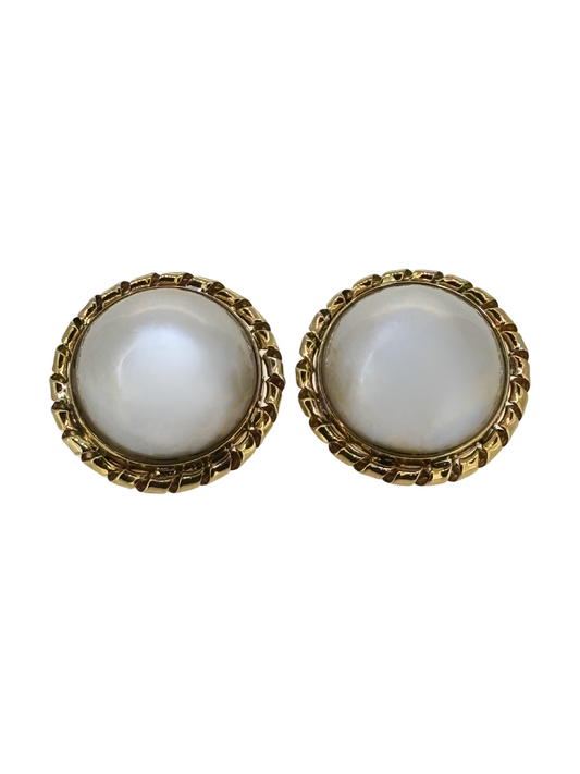 Pearl Stud Earrings in 9kt Gold