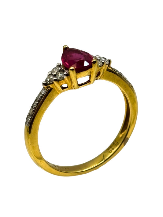 Pear Shaped Ruby Ring with Diamond Side Stones in 18kt Gold I Ruby 0.64ct I Diamonds 0.20ct