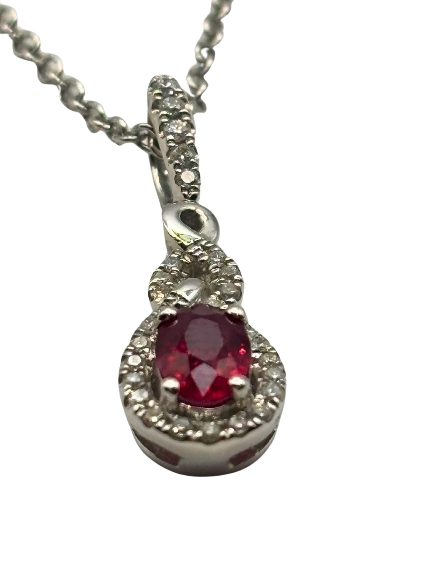 Oval Ruby and Diamond Pendant I Ruby 0.56ct I Diamonds 0.13ct