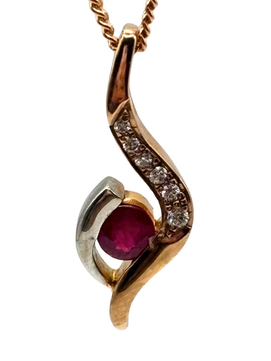 Ruby and Diamond Pendant in 9kt Gold I Ruby 0.38ct; Diamond 0.08ct