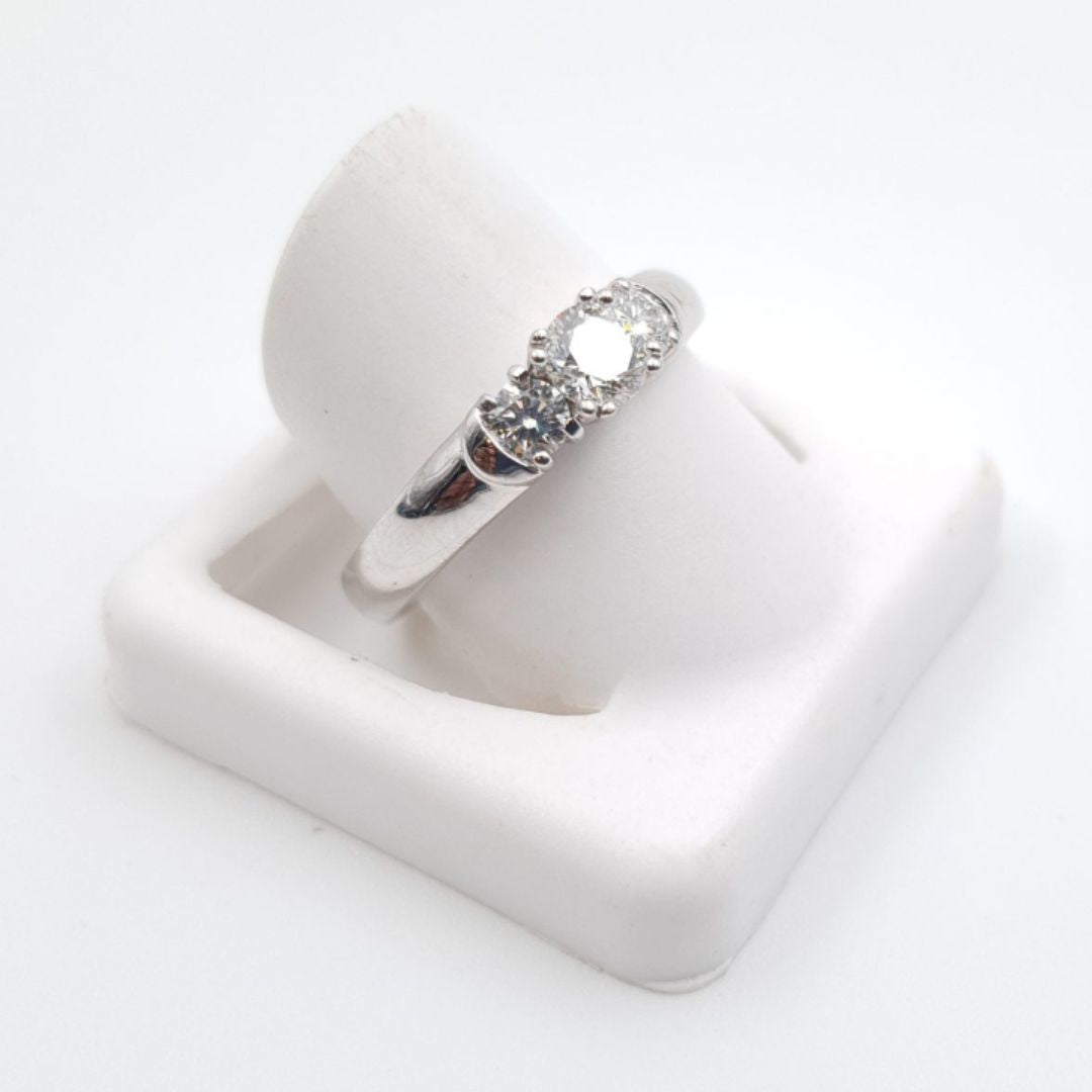 18ct White Gold Solitaire Diamond Engagement Ring (0.55tcw)
