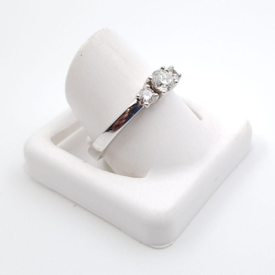 9ct White Gold Solitaire Diamond Engagement Ring (0.46tcw)