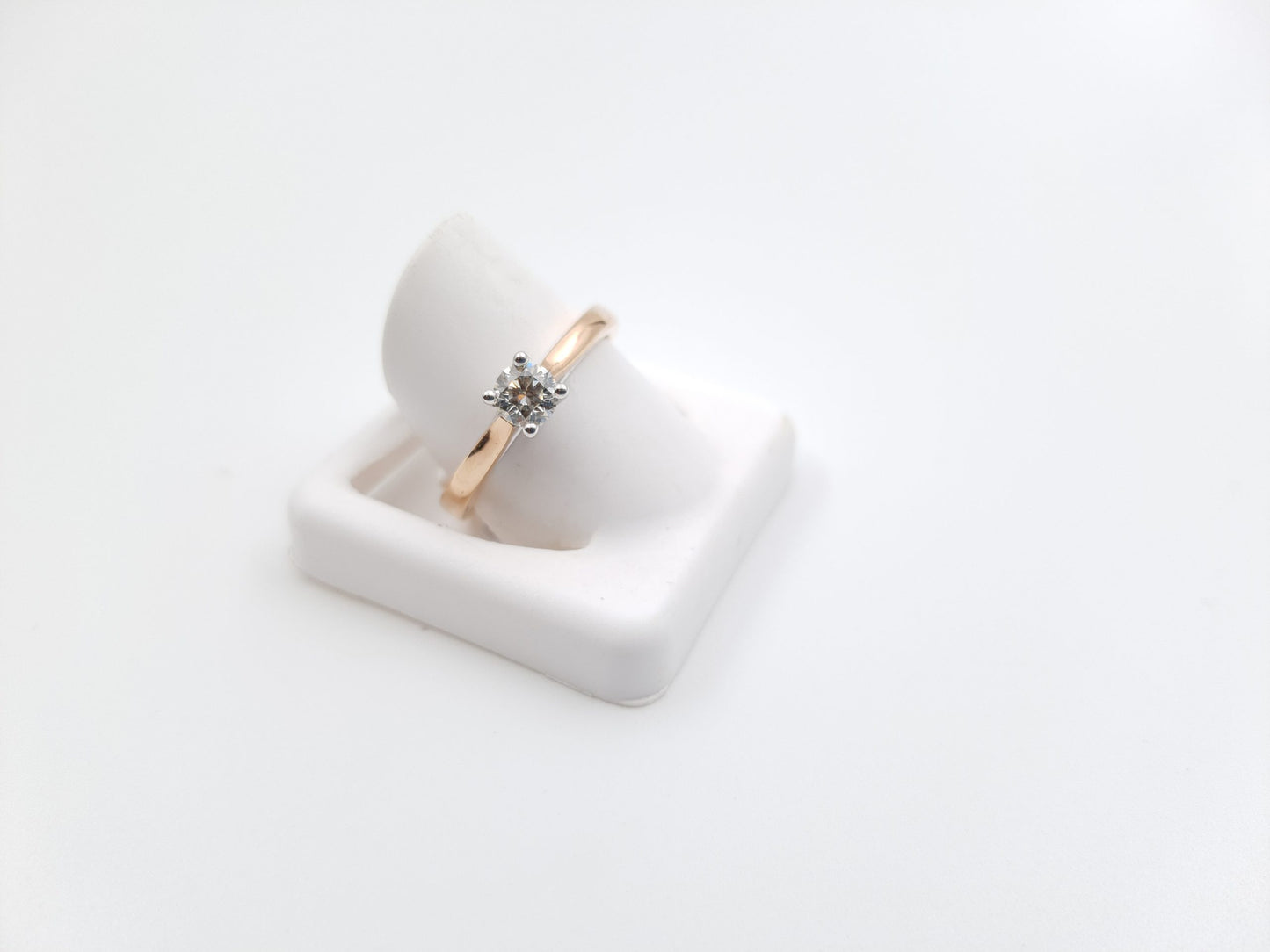 18ct Yellow Gold Classic Solitaire Diamond Engagement Ring I 0.31ct total