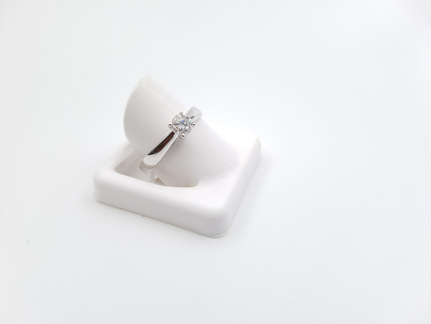 9ct White Gold Classic Solitaire Diamond Engagement Ring (0.37ct)