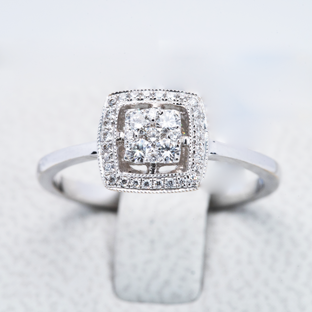 18ct White Gold Princess Cut Halo Diamond Ring I 0.21ct total