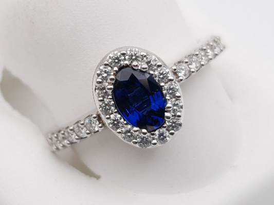 18ct White Gold Sapphire and Diamond Ring I 0.3ct Diamond & 0.48ct Sapphire total