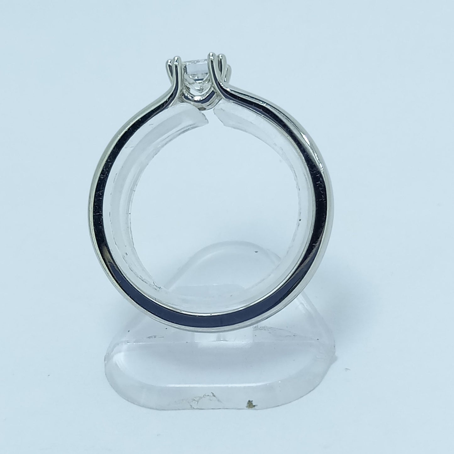 18ct white gold double 4 claw grooved shank Princess Cut Solitaire diamond ring 1B93