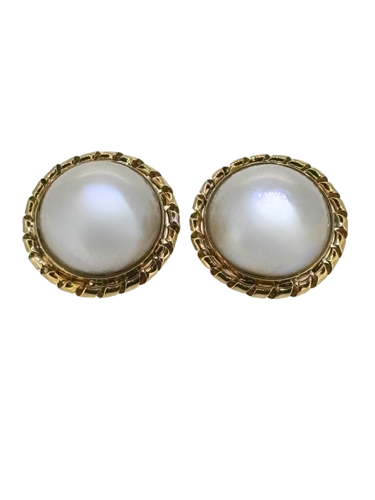 Pearl Stud Earrings in 9kt Gold