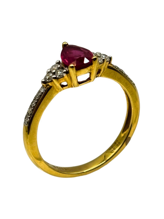 Pear Shaped Ruby Ring with Diamond Side Stones in 18kt Gold I Ruby 0.64ct I Diamonds 0.20ct