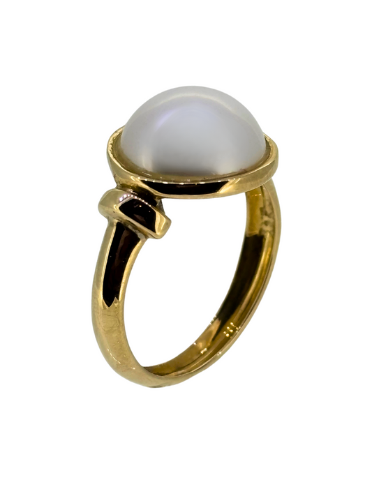 Freshwater Pearl Ring in 9kt Yellow Gold