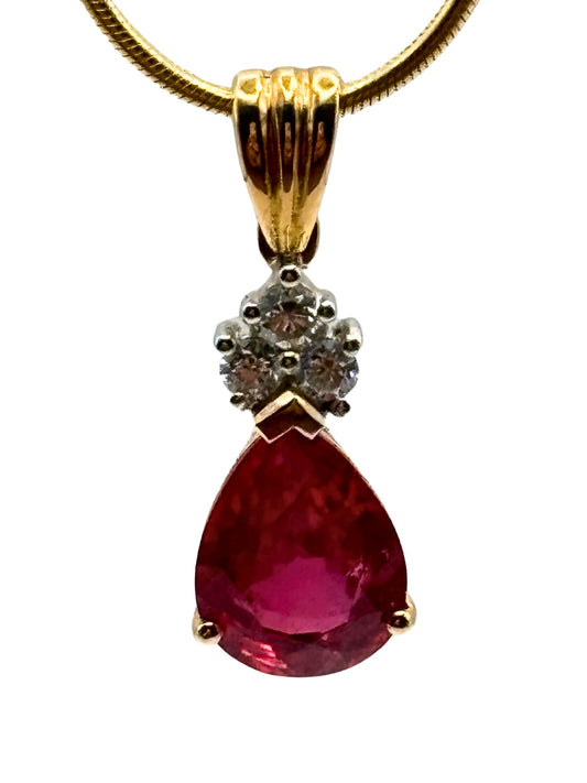 Pear-Shaped Ruby and Diamond Pendant in 18kt Gold I Ruby 2.25ct CER; Diamond 0.09ct