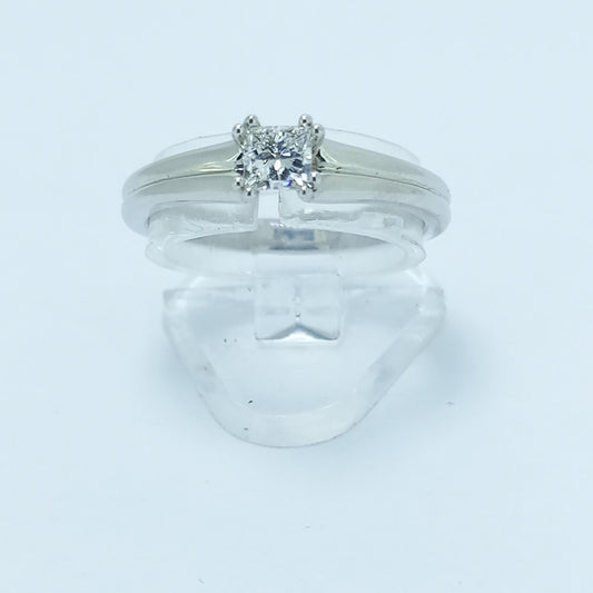 18ct white gold double 4 claw grooved shank  Princess Cut Solitaire diamond ring
